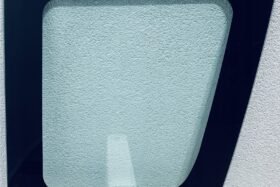 Дясно неподвижно стъкло на каросерията TOYOTA YARIS VERSO 1999- на ниска цена