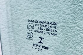 Дясно предно стъкло AUDI Q2 2016--2 на ниска цена