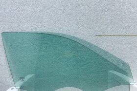 Дясно предно стъкло AUDI Q2 2016- на ниска цена