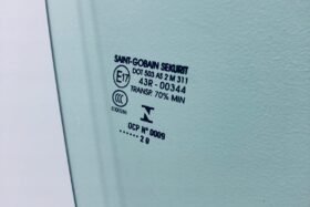 Дясно предно стъкло OPEL CORSA D 3D 2007-2014-2 на ниска цена