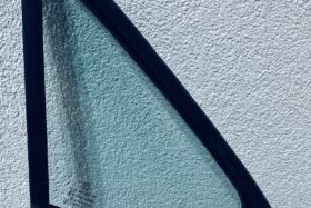 Дясно предно стъкло за каросерия PEUGEOT 407 SED/KBI 2004-2011 OE на ниска цена