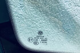 Дясно предно стъкло за каросерия VW CADDY 2004-2015 OE-2 на ниска цена