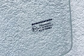 с електрическо повдигане