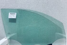 Дясно странично стъкло