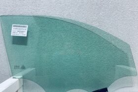 Дясно странично стъкло