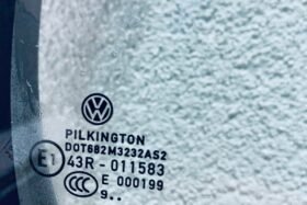 Дясно странично стъкло на каросерията на VW GOLF SPORTSVAN-2 на ниска цена