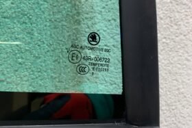 Дясно странично стъкло за SKODA OCTAVIA III KBI OE-2 на ниска цена