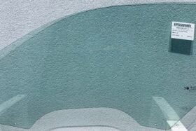 Лява предна стъкло на FORD FIESTA MK6 3D 2002-2008