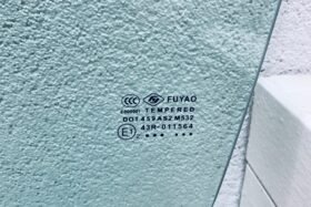 Ляво предно стъкло FORD FOCUS 1998-2004-2 на ниска цена