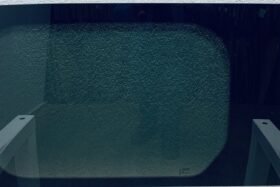 Ляво странично стъкло I поле 882x485 VW CADDY 2020- ЗАТЪМНЯВАЩО на ниска цена