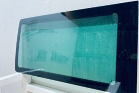 Ляво странично стъкло за врата VW T5 2010- OE на ниска цена