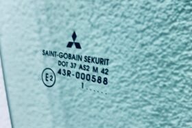 Ляво задно странично стъкло MITSUBISHI COLT 5D Z30-2 на ниска цена