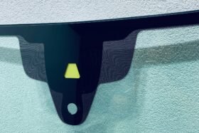 Ново предно стъкло AUDI Q5 II 2017 - АКУСТИКА + КАМЕРА + СЕНЗОР + HUD-2 на ниска цена