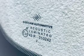 Ново предно стъкло FIAT 500 2020 - АКУСТИКА + КАМЕРА СЕНЗОР + ОТОПЛЕНИЕ-3 на ниска цена