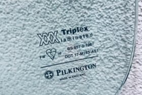 Ново предно стъкло FIAT X 1/9 72-BERTONE X 1/9 82--2 на ниска цена