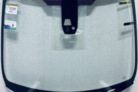 Ново предно стъкло FORD FIESTA MK7 2012- АКУСТИКА+СЕНЗОР+ОГРЯВАНЕ+КАМЕРА на ниска цена