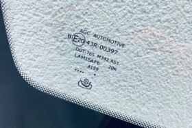 Ново предно стъкло HYUNDAI TUCSON 2015- АКУСТИКА+КАМЕРА-3 на ниска цена