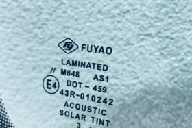 Ново предно стъкло JEEP COMPASS 2020 - АКУСТИКА + КАМЕРА + СЕНЗОР-3 на ниска цена