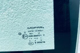 Ново предно стъкло JEEP WRANGLER JK 2007-2018 ОРИГИНАЛ MOPAR-3 на ниска цена