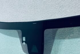 Ново предно стъкло LEXUS IS200T 250/300H 2017 - АКУСТИКА + КАМЕРА + СЕНЗОР-2 на ниска цена