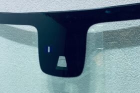 Ново предно стъкло MERCEDES B W246 2011-2015 АКУСТИЧНО + КАМЕРА + СЕНЗОР-2 на ниска цена