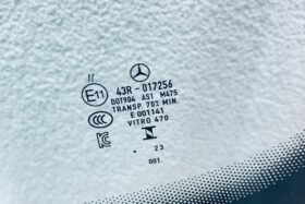 Предно стъкло MERCEDES C W206 2021- КАМЕРА+СЕНЗОР+HUD+OE-3 на ниска цена