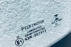 Ново предно стъкло MITSUBISHI L200 2019 - КАМЕРА + СЕНЗОР-3 на ниска цена