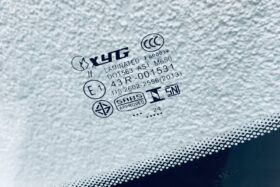 Ново предно стъкло PEUGEOT 207 2006-2012-3 на ниска цена