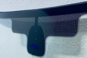 Ново предно стъкло PEUGEOT 207 2006-2012 SOLAR+СЕНЗОР-2 на ниска цена