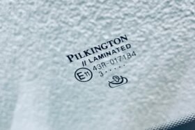 Ново предно стъкло RENAULT CAPTUR 2013-2018 АКУСТИКА+СЕНЗОР-3 на ниска цена