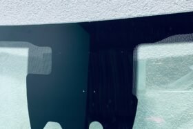 Ново предно стъкло RENAULT MEGANE IV 2020 - АКУСТИКА + КАМЕРА + СЕНЗОР-2 на ниска цена