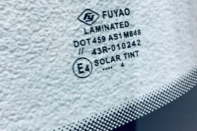 Ново предно стъкло RENAULT TWINGO III 2014- SMART FORFOUR 2014- СЕНЗОР-3 на ниска цена