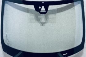 Ново предно стъкло TESLA S 2015-2017 SOLAR+КАМЕРА+СЕНЗОР+ОТОПЛЕНИЕ на ниска цена