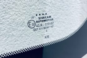 Ново предно стъкло TOYOTA C-HR 2020 - АКУСТИКА + КАМЕРА + СЕНЗОР-3 на ниска цена