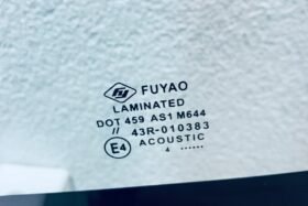 Ново предно стъкло TOYOTA COROLLA XII 2023 - АКУСТИКА + КАМЕРА + СЕНЗОР + ОТОПЛЕНИЕ-3 на ниска цена