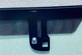 Ново предно стъкло TOYOTA IQ 3D 2009 - АКУСТИЧНО + СЕНЗОР-4 на ниска цена