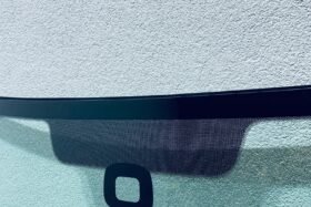 Ново предно стъкло VW BEETLE 3D 2011- АКУСТИЧНО + СЕНЗОР-2 на ниска цена