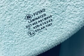 Ново предно стъкло за BMW 5 E60 E61 2003-2010 СЕНЗОР + КАМЕРА-3 на ниска цена