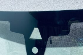 Ново предно стъкло за BMW 5 G30 G31 2020 - АКУ+КАМ+СЕН-2 на ниска цена