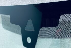 Ново предно стъкло за BMW 5 G30/G31 2020 - АКУСТИКА + КАМЕРА + СЕНЗОР-2 на ниска цена