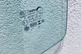 Ново предно стъкло за BMW 7 E23 728/733 1967-1987-2 на ниска цена