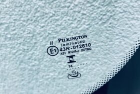 Ново предно стъкло за BMW X1 II F48 2015- СЕНЗОР+КAMERA+HUD-3 на ниска цена