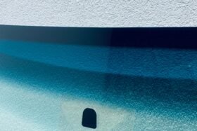 Ново предно стъкло за CADILLAC DEVILLE FLEETWOOD 91--2 на ниска цена