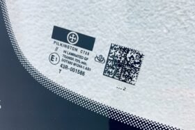 Ново предно стъкло за FIAT 500E 2020 - АКУ + КАМ + СЕН-3 на ниска цена