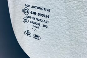 Ново предно стъкло за FIAT 500L 2016- SENS+GRZA-3 на ниска цена