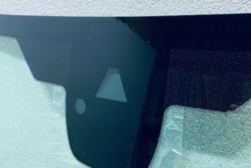 Предно стъкло НОВ ФОРД ФОКУС IV MK4 С отопление + камера + сензор-3 на ниска цена