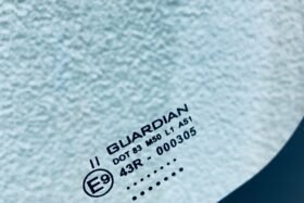 Ново предно стъкло за HONDA HR-V II 2014--3 на ниска цена