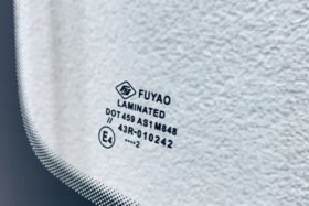 Ново предно стъкло за HYUNDAI H1 H300 TQ STAREX.-3 на ниска цена
