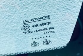 Ново предно стъкло за HYUNDAI SANTAFE 16- с камера