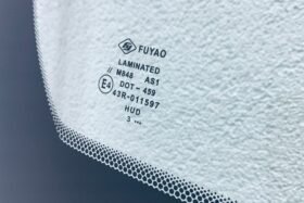 Ново предно стъкло за HYUNDAI SANTAFE 2021 - АКУСТИКА + КАМЕРА + СЕНЗОР + HUD-3 на ниска цена